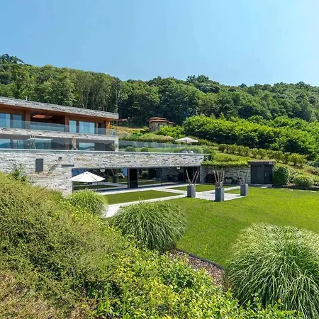 Modern Lakeside Oasis With Pool *